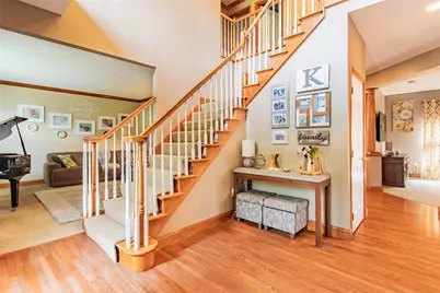 402 Honey Locust Dr, Cranberry Township, PA 16066 - Photo 4