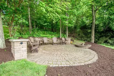 402 Honey Locust Dr, Cranberry Township, PA 16066 - Photo 2