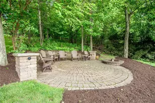 402 Honey Locust Dr, Cranberry Township, PA 16066 - Photo 2