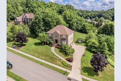 402 Honey Locust Dr, Cranberry Township, PA 16066 - Photo 10