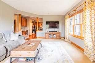 402 Honey Locust Dr, Cranberry Township, PA 16066 - Photo 10