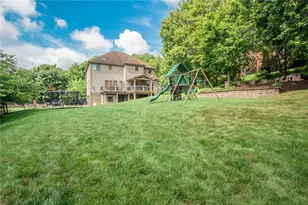 402 Honey Locust Dr, Cranberry Township, PA 16066 - Photo 6