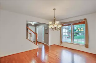 1871 Pioneer Dr, Pittsburgh, PA 15143 - Photo 6
