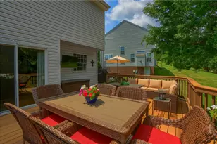 1871 Pioneer Dr, Pittsburgh, PA 15143 - Photo 14
