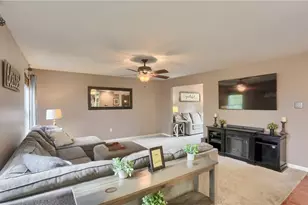 1871 Pioneer Dr, Pittsburgh, PA 15143 - Photo 16
