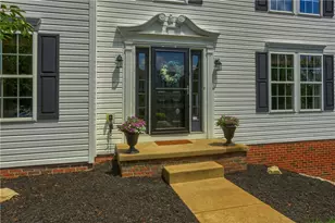 1871 Pioneer Dr, Pittsburgh, PA 15143 - Photo 2