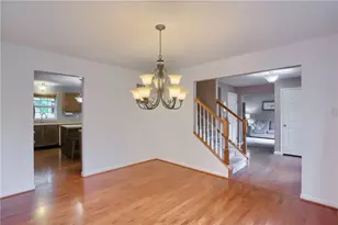 1871 Pioneer Dr, Pittsburgh, PA 15143 - Photo 8