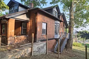 109 Phillips Pl, New Castle, PA 16101 - Photo 4