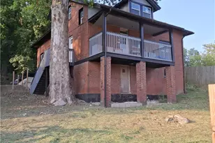 109 Phillips Pl, New Castle, PA 16101 - Photo 2