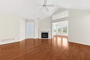 2192 Westview Cir, Lancaster Township, PA 16037 - Photo 8