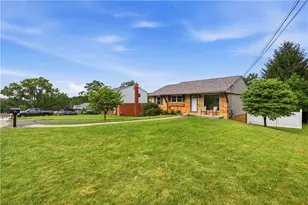 113 Lycoming Dr, Moon/Crescent Twp, PA 15108 - Photo 24