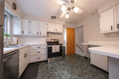 5229 Colewood Dr, Pittsburgh, PA 15236 - Photo 8
