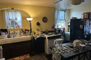 308 Phillips St, New Castle, PA 16101 - Photo 8