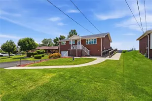14332 Roberta Dr, North Huntingdon, PA 15642 - Photo 2