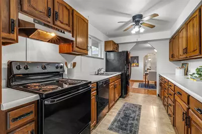 2052 Hulton Rd, Pittsburgh, PA 15147 - Photo 12