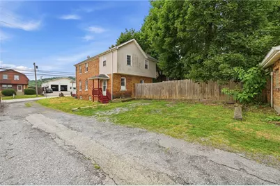 208 37th Street Ext, West Mayfield, PA 15010 - Photo 10