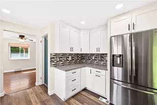 693 Union Ave Ext, Ross Twp, PA 15229 - Photo 10