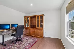1105 Deerfield Dr, Pittsburgh, PA 15143 - Photo 18