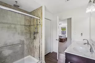 1105 Deerfield Dr, Pittsburgh, PA 15143 - Photo 32