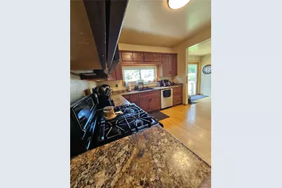 1113 Cleveland Ave, Brackenridge, PA 15014 - Photo 6