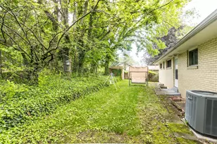 1105 Greentree Rd, Green Tree, PA 15220 - Photo 4