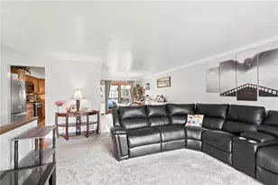 1016 Dana Dr, West Mifflin, PA 15122 - Photo 10