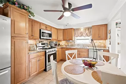1016 Dana Dr, West Mifflin, PA 15122 - Photo 4