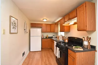 121 Glencoe Drive, West Mifflin, PA 15122 - Photo 8