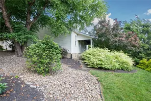811 Rockwood Ave, Pittsburgh, PA 15234 - Photo 2