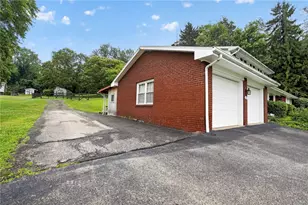 37 Millersdale Rd, Jeannette, PA 15644 - Photo 8