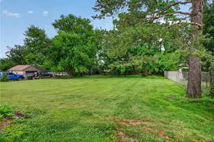 109 E Larkspur St, Munhall, PA 15120 - Photo 32