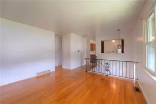 105 Mt Pleasant Blvd, Manor, PA 15642 - Photo 4