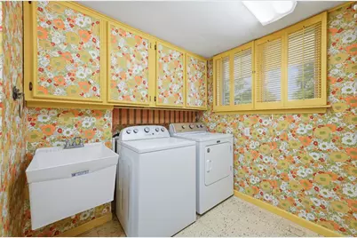 665 S 2nd St, Sharpsville, PA 16150 - Photo 32