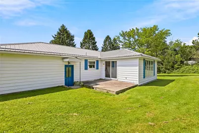 806 Briar Patch Rd, Somerset Township, PA 15501 - Photo 2