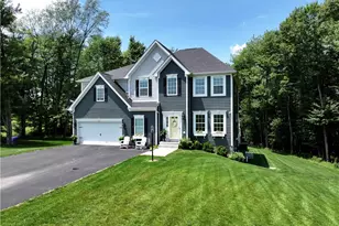 304 Stoneridge Ln, Adams Township, PA 16046 - Photo 2