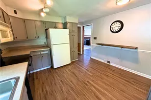 158 Edgewood Ave, Grove City Boro, PA 16127 - Photo 12