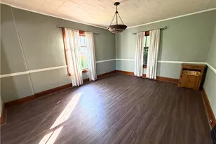 158 Edgewood Ave, Grove City Boro, PA 16127 - Photo 8