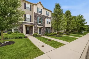 432 Fairmont Dr, Marshall, PA 15090 - Photo 2