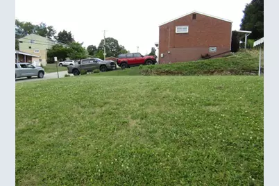 632 Highridge Dr, Baldwin Twp, PA 15226 - Photo 2