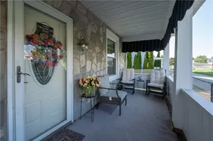 11 School St, Scottdale, PA 15683 - Photo 6