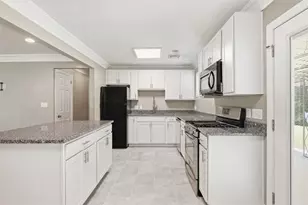 225 Sandalwood Dr, Cranberry Township, PA 16066 - Photo 10