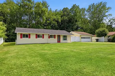 225 Sandalwood Dr, Cranberry Township, PA 16066 - Photo 2