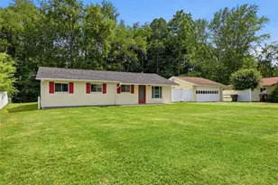225 Sandalwood Dr, Cranberry Township, PA 16066 - Photo 2