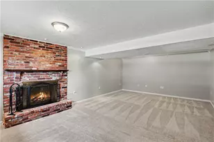 1914 Strawbridge Dr, South Park, PA 15129 - Photo 16