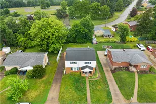 611 Pikeview Dr, Pittsburgh, PA 15239 - Photo 2