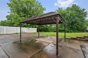 611 Pikeview Dr, Pittsburgh, PA 15239 - Photo 16