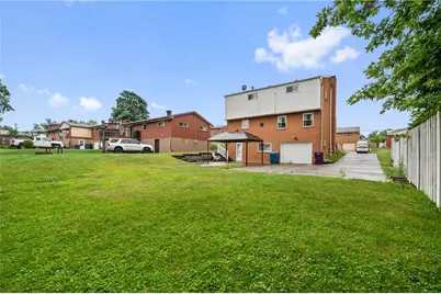 611 Pikeview Dr, Pittsburgh, PA 15239 - Photo 16