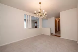 719 Locust St, Hempfield Township, PA 15601 - Photo 4