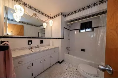719 Locust St, Hempfield Township, PA 15601 - Photo 10