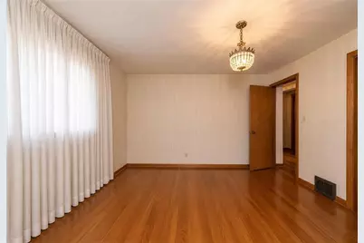 719 Locust St, Hempfield Township, PA 15601 - Photo 6